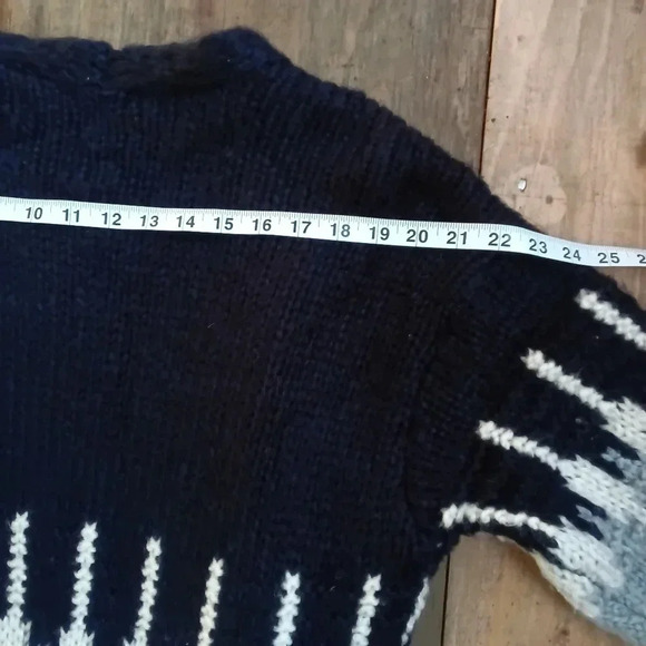 Venus Long Cardigan - Picture 7 of 9